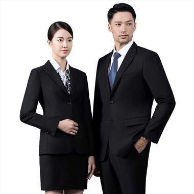 Are there dressy tartan suits for women with a three - piece set?